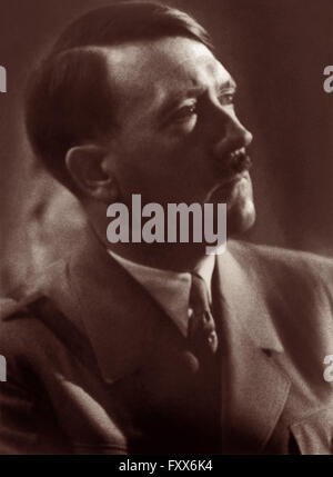 Adolph Hitler (1889-1945) war der Führer des nationalsozialistischen Deutschlands von 1934 bis 1945, der Initiator des zweiten Weltkriegs und der einflussreichsten Stimme in der Folter und Hinrichtung von Millionen im Holocaust. Stockfoto