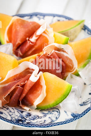 Prosciutto mit Melone Melone-traditionelle italienische Vorspeise Stockfoto