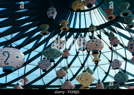 Mad Hatters Teetassen fahren Dach, Disneyland Paris, Frankreich Stockfoto