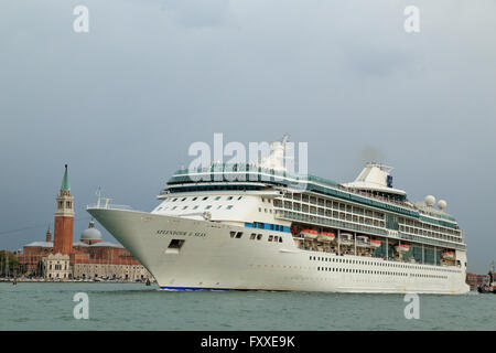 Kreuzfahrtschiff Glanz der Meere, IMO 9070632 Stockfoto