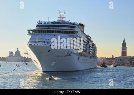 Kreuzfahrtschiff Costa Deliziosa, IMO 9398917 Stockfoto