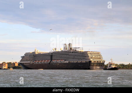 Kreuzfahrtschiff MS Zuiderdam, IMO 9221279 Stockfoto