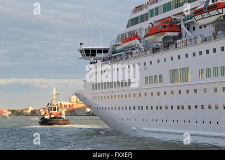 Kreuzfahrtschiff MS Thomson Majestät, IMO 8814744 Stockfoto