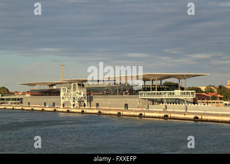 Marittima Cruise Terminal Isonzo 1-2, Hafen von Venedig Stockfoto
