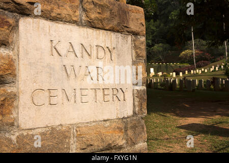 Sri Lanka, Kandy, Soldatenfriedhof, Eingang-Stein Stockfoto