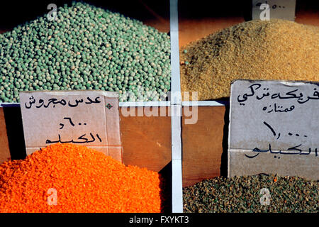 Verkauf von Gewürzen und Gemüse. Amman, Jordanien. Stockfoto