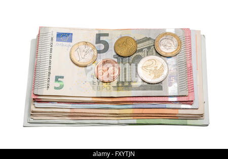 Europäische Währung. Euro-Banknoten mit verschiedenen Münzen. Stockfoto