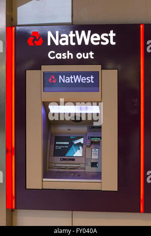 NatWest ATM Geldautomaten, Nat West ATM, bei Waterloo Station, London UK Stockfoto