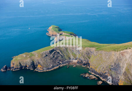 Ynys Lochtyn Luftaufnahme Küste in der Nähe von Llangrannog Ceredigion Cardigan Bay Mid Wales UK Stockfoto