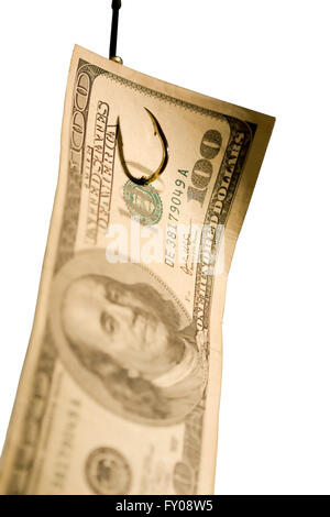 Freisteller A gebogene $100 Bill hängen ein Fischen Haken isolierten auf weißen Hintergrund Stockfoto