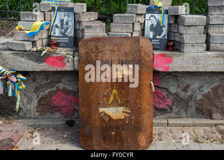 Denkmal für getötete Euromajdan Teilnehmer an Helden des himmlischen hundert Alley, Teil der Instytutska Street, Kiew, Ukraine Stockfoto