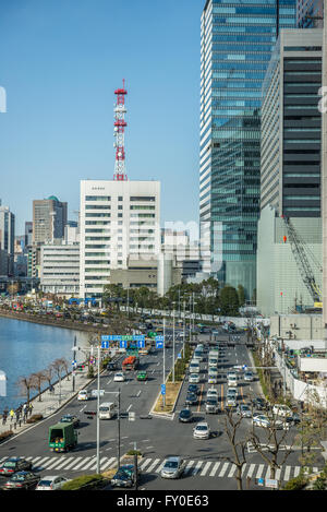 Luftbild auf Uchibori-Dori Straße, Tokyo Metropolitan Straße 301 in Tokio, Japan. Sehen Sie sich mit Tokyo Feuerwehr Hauptquartier Stockfoto