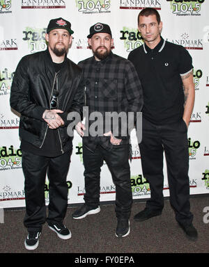 Bala Cynwyd, Pennsylvania, USA. 18. April 2016. US-amerikanische Alternative-Rock-Band Good Charlotte Besuch Radio 1045 Stockfoto