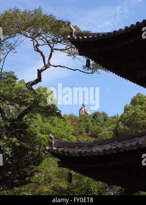 Pagode und Buddah am Ishiteji Tempel Matsuyama Ehime Japan Stockfoto