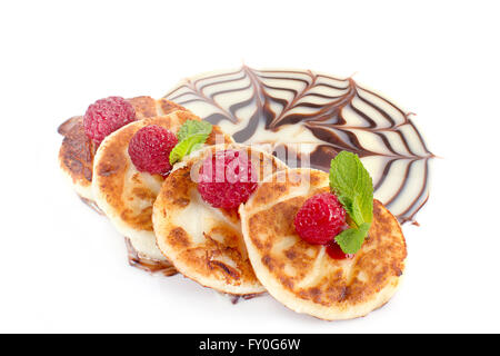 Russische Käsekuchen, Quark mit Himbeeren Stockfoto