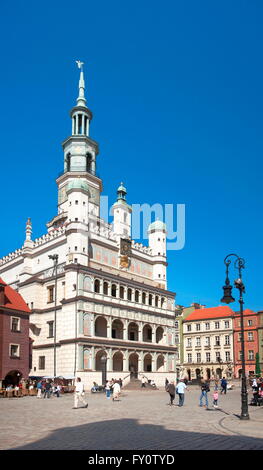 Die Stadt Halle auf dem alten Marktplatz in Poznan Stockfoto