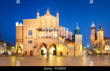 Die Renaissance Sukiennice (Tuchhallen, Tuchmacher Hall) Krakow (Krakau), Polen, Europa (UNESCO) Stockfoto