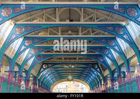 Symmetrische Bogen der Smithfield Market in London Stockfoto