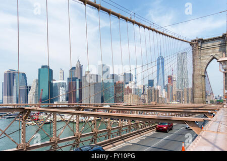 Skyline von Manhattan mit Brooklyn Bridge in New York City Stockfoto