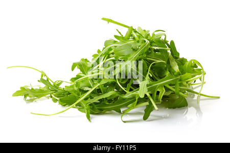 Frische grüne Rucola isoliert auf weißem Hintergrund Stockfoto