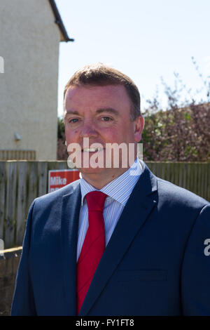 Llandudno, Wales, UK. 20. April 2016. Mike Priestley Labour Party Aberconway Kandidat für 2016 Waliser Versammlung Wahl Llandudno, Gwynedd Credit: Alan Dop / Alamy Live News Stockfoto