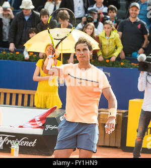 Barcelona, Spanien. 20. April 2016. Rafael NADAL (ESP) feiert 6-3, 6-2 gegen Marcel GRANOLLERS (ESP) während der "Barcelona Open Banc Sabadell" 2016 zu gewinnen. Nadal gewinnt in zwei sets 6-3, 6-2 Credit: Victor Puig/Alamy Live News Stockfoto