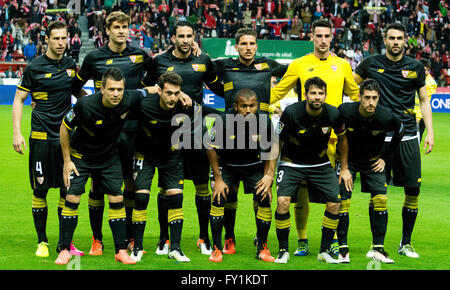 Gijón, Spanien. 20. April 2016. Anfängliche Sie Team von Kundenbetreuern FC während Fußballspiel des spanischen "La Liga" zwischen Real Sporting de Gijon und Sevilla FC Molinón Stadion am 20. April 2016 in Gijon, Spanien. Bildnachweis: David Gato/Alamy Live-Nachrichten Stockfoto