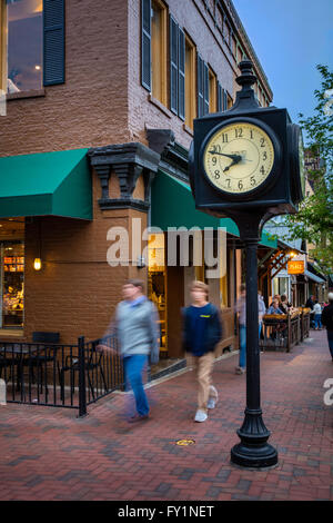 Geschäfte und Cafés im Stadtzentrum Athens, Georgia, USA Stockfoto