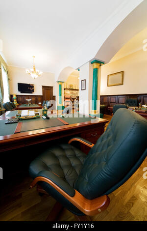 Sessel des Direktors in moderne und Luxus Büro Stockfoto