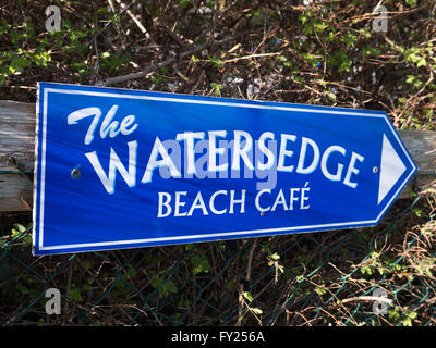 Die Waters Beach Cafe Zeichen, Knurrhahn, Isle Of Wight, England Stockfoto