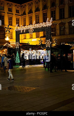 Deutsche Weihnachtsmärkte in Neu Hauserstrasse, München, Oberbayern, Deutschland, Europa. Stockfoto