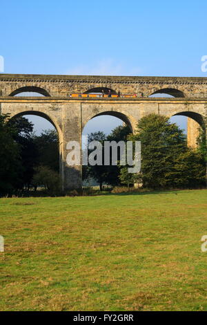 Chirk Aquädukt und Eisenbahnviadukt, Ceiriog Tal Stockfoto