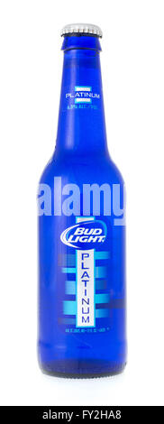 Winneconne, Wisconsin - 19. April 2015: Flasche Bud Light Platinum Bier. Stockfoto