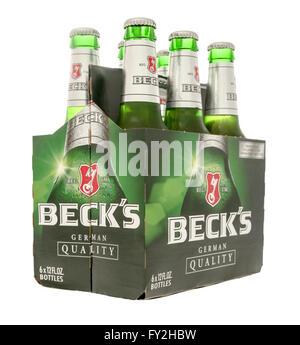 Winneconne, Wisconsin-29 Oktober 2015: Sixpack Becks Bier. Stockfoto