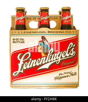 Winneconne, Wisconsin - 21. November 2015: ein six-Pack Leinenkugel original Bier. Stockfoto