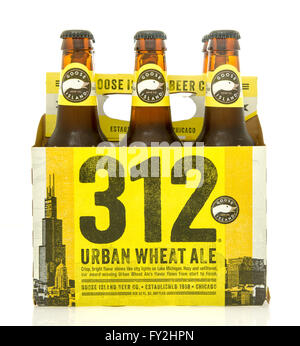 Winneconne, Wisconsin - 23. Dezember 2015: Six-Pack von Goose Island 312 urban Weizen Ale Bier. Stockfoto