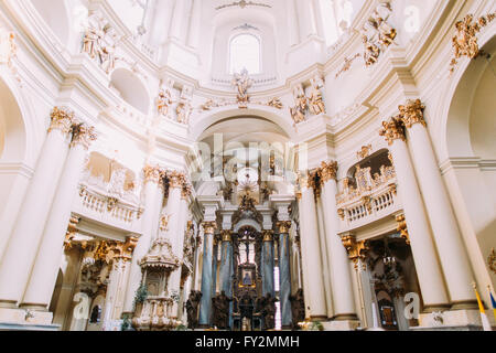 Alte schöne christliche Kirchenraum hautnah Stockfoto