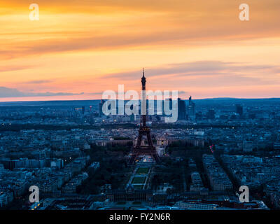 Sonnenuntergang über Paris mit Eiffelturm, Paris, Frankreich Stockfoto