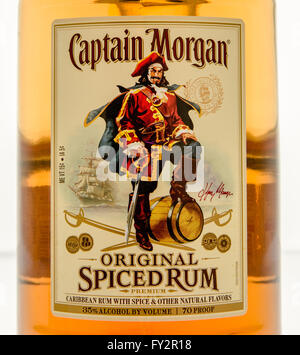 Winneconne, Wisconsin - 10. März 2016: eine Nahaufnahme von Captain Morgan spiced Rum Stockfoto