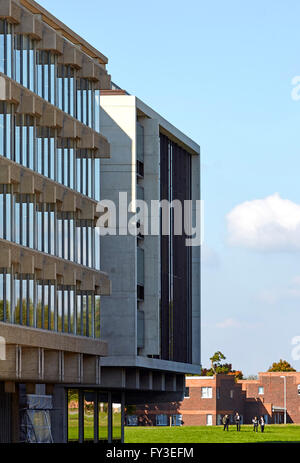 Albert Sloman Library engen Ansicht Neuzugang. Albert Sloman Bibliothek und Silberrad Student Center University of Essex, Colchester, Vereinigtes Königreich. Architekt: Patel Taylor, 2015. Stockfoto