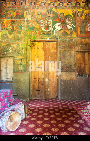 Debre Birhan Selassie Kirche, alte Wandmalereien schmücken den Innenraum, Gonder, Äthiopien Stockfoto