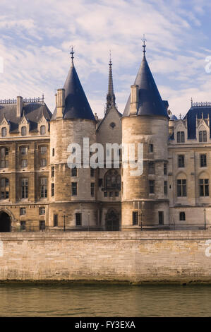 Ehemalige Conciergerie Gefängnis, Ufer der Seine, Ile De La Cite, Paris, Frankreich Stockfoto