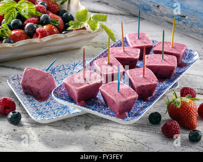 Smoothie Eis am Stiel Stockfoto