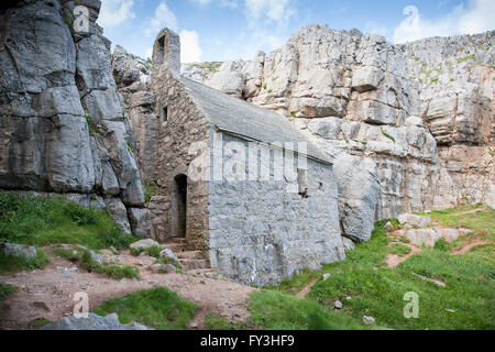 St. Govan Kapelle St. Govan's Kopf Pembrokeshire, Süd-West-Wales Stockfoto