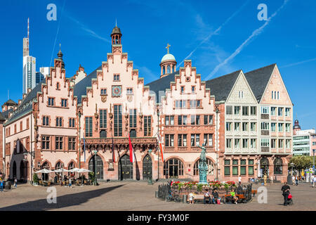 Brunnen der Gerechtigkeit vor der Römer (Rathaus) in Frankfurt Am Main, Hessen, Deutschland Stockfoto