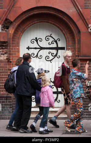 Brighton, East Essex, UK, United Kingdom, England, Leute, Touristen, Touristen, Straßen, Blick, Sommer, Menge, Stockfoto