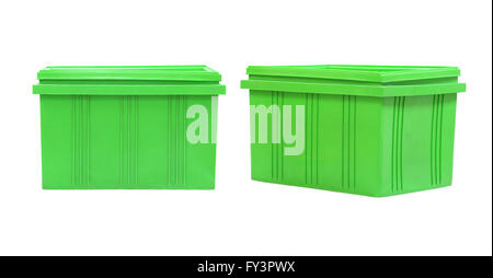 Kunststoff grün box Verpackung der fertigen Ware auf weißem Hintergrund und Beschneidungspfade haben. Stockfoto