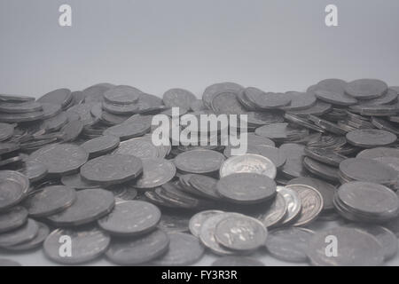 Haufen von australischen Silbermünzen Geld Währung Stockfoto