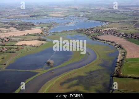 Luftaufnahme von Überschwemmungen auf den Derwent in Yorkshire, Großbritannien Stockfoto