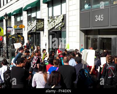 Brooklyn, NY, USA. Kredit-20. April 2016-Protest am Brett von Wahlen in Brooklyn N.Y.: Mark Apollo/Alamy Live-Nachrichten Stockfoto